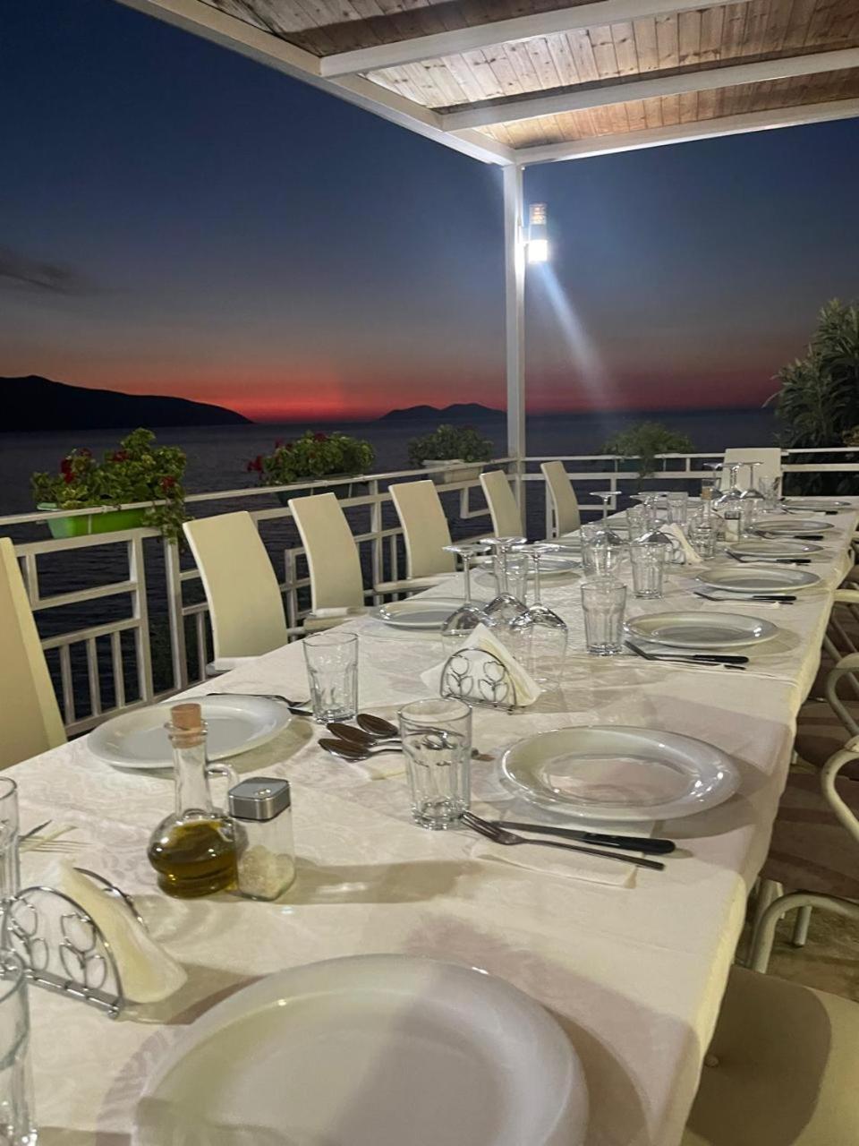 Envi Hotel Vlorë Eksteriør billede