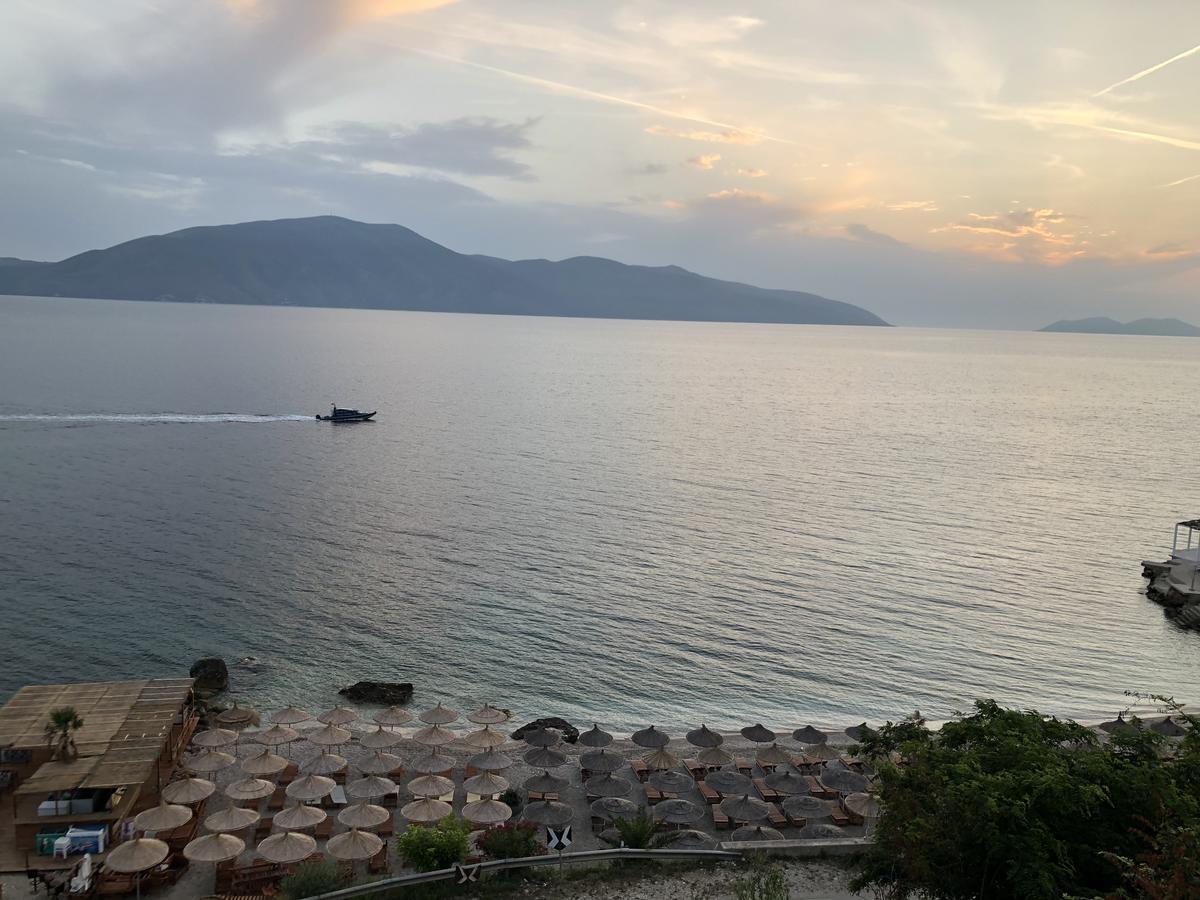 Envi Hotel Vlorë Eksteriør billede