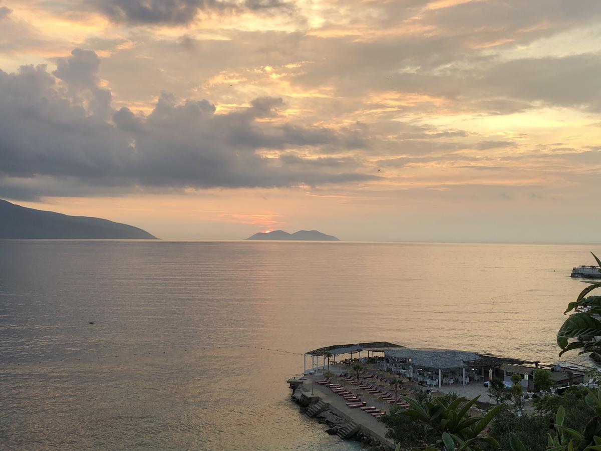 Envi Hotel Vlorë Eksteriør billede